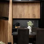 Aparthotel Cyrhla - Sauna, Playroom, Free Parking & Wifi Zakopane
