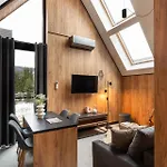 Aparthotel Cyrhla - Sauna, Playroom, Free Parking & Wifi 4*