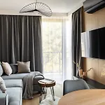 شقة فندقية Cyrhla - Sauna, Playroom, Free Parking & Wifi 4*