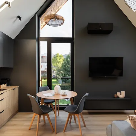Hotel apartamentowy Cyrhla - Sauna, Playroom, Free Parking & Wifi 4*