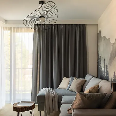 Aparthotel Cyrhla *