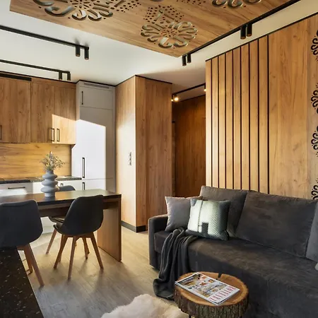 Cyrhla Aparthotel *