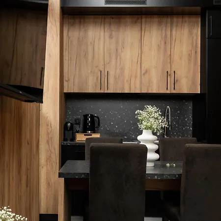 Apartahotel Cyrhla - Sauna, Playroom, Free Parking & Wifi Zakopane