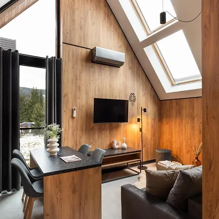 Appart hôtel Cyrhla - Sauna, Playroom, Free Parking & Wifi 4*