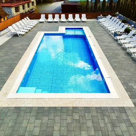 Aparthotel Cyrhla *