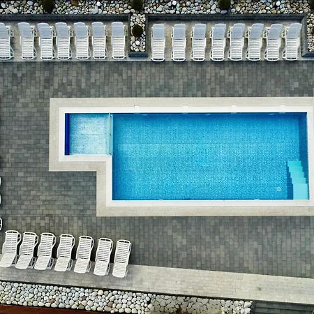 Cyrhla Aparthotel