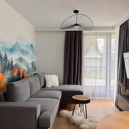 Aparthotel Cyrhla *