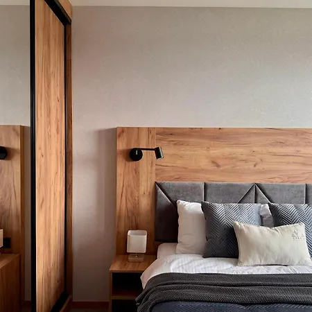 Cyrhla Aparthotel
