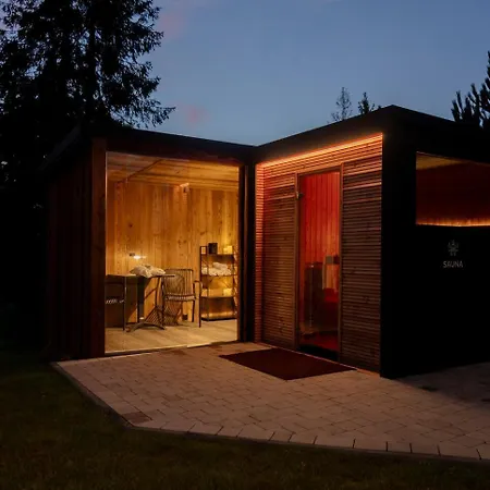 Cyrhla - Sauna, Playroom, Free Parking & Wifi Apartmanhotel