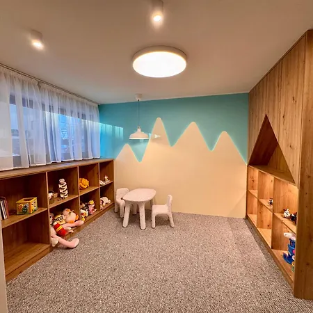 Cyrhla - Sauna, Playroom, Free Parking & Wifi Aparthotel Zakopane