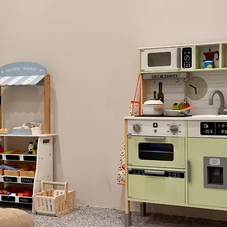 Aparthotel Cyrhla - Sauna, Playroom, Free Parking & Wifi