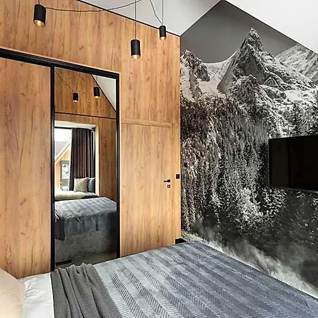 Ξενοδοχείο με διαμερίσματα Cyrhla - Sauna, Playroom, Free Parking & Wifi 4*