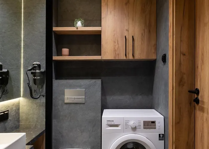 Cyrhla - Sauna, Playroom, Free Parking & Wifi Aparthotel 4*