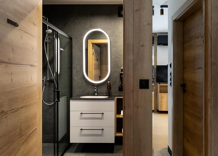 Aparthotel Cyrhla - Sauna, Playroom, Free Parking & Wifi Zakopane