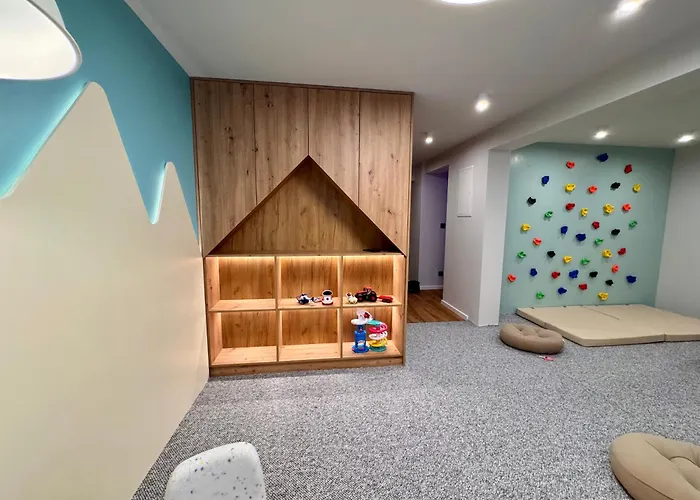 Cyrhla - Sauna, Playroom, Free Parking & Wifi Aparthotel